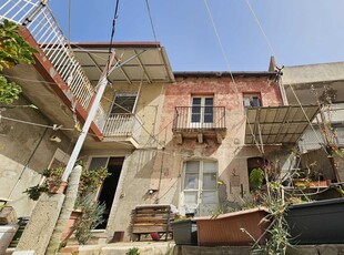 Casa Bi - Trifamiliare in Vendita a Messina Bordonaro superiore