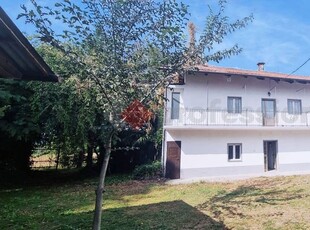 Casa indipendente con giardino a Cavour