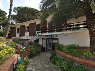 Casa Indipendente in Vendita a Livorno, zona Quercianella, 850'000€, 200 m²