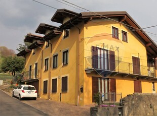 Casa indipendente in vendita a Pettenasco