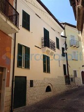 Casa singola in vendita in Piazza Della Torre, Magliano De' Marsi