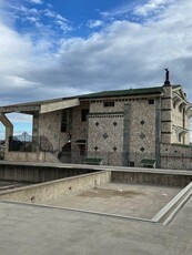 Castello moderno in vendita a Matera, Italia