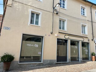 Fondo commerciale in affitto Torino