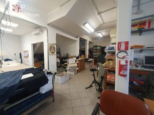 Laboratorio in Affitto a Firenze, zona Firenze Sud, 1'400€, 195 m²