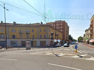 Locale commerciale in vendita a Parma