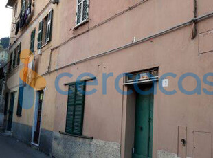 Magazzino da ristrutturare, in vendita in Via Inferiore Murta, Genova