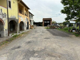 Magazzino - Deposito in Vendita a Pontedera Via delle Calende, 113