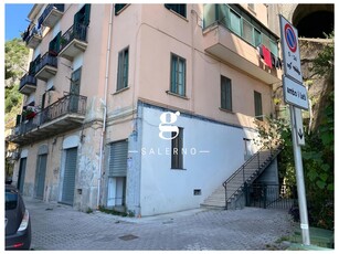 Negozio in Vendita a Salerno, 45'000€, 25 m²