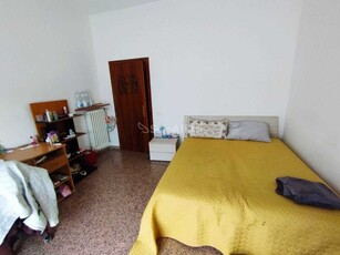Stanza in Affitto a Modena, 320€, 95 m²