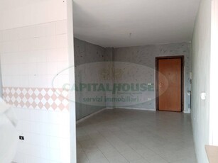 Trilocale in Affitto a Caserta, zona Casola, 400€, 130 m²