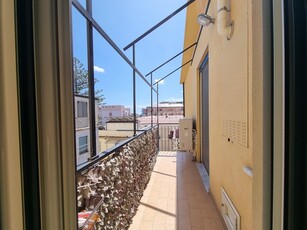 Trilocale in Affitto a Catanzaro, zona Lido Lungomare, 1'100€, 70 m², arredato