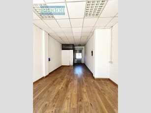 Ufficio in Affitto a Vercelli, zona Semicentro, 400€, 35 m²