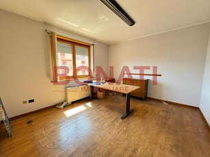 Ufficio in Vendita a La Spezia, zona Periferia Est, 125'000€, 61 m², con Box