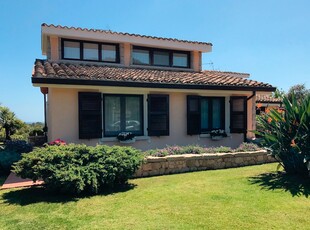 Villa completamente ristrutturata con piscina privata in Sardegna