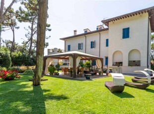 Villa in vendita a Massa - Zona: Ronchi