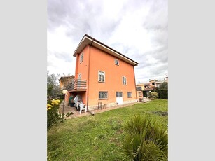 Villa in Vendita a Roma, zona Valle Muricana, 490'000€, 306 m²