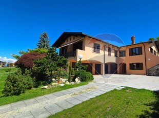 Villa in vendita Novara