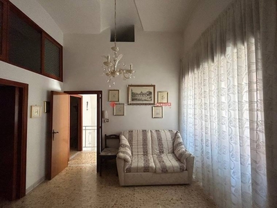 Casa Indipendente in vendita a Grottaglie, Via Napoli, 52 - Grottaglie, TA