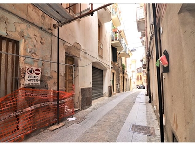 Casa Indipendente in Via Indipendenza, 5, Lanusei (NU)