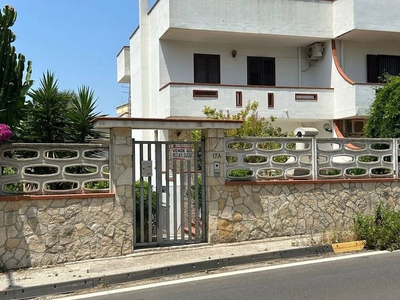 Villa in vendita a Pulsano, VIALE CANNE, 17 A - Pulsano, TA