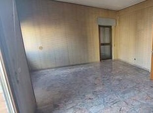 Appartamento con tre camere da letto in Via Marcon