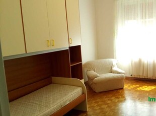 Appartamento in Affitto a Trieste via Fabio Severo