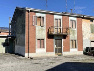 Casa Bi - Trifamiliare in Vendita a Sissa Trecasali Torricella