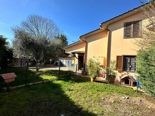 Casa Bi - Trifamiliare in Vendita a Trevignano Romano Trevignano Romano
