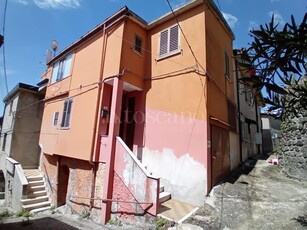 Casa Indipendente a Magisano in Via Nazionale Magisano