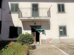 Casa indipendente in vendita a Piazza Al Serchio