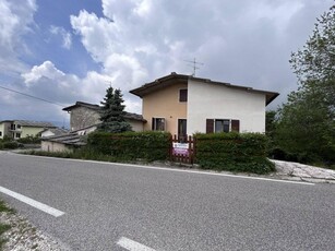Casa indipendente in vendita a Sant'Anna D'Alfaedo