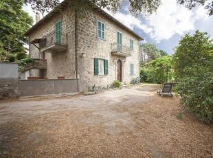 Casa semi indipendente in Via Dei Villini in zona San Martino al Cimino a Viterbo