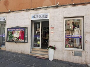 Negozio in vendita a Genzano Di Roma