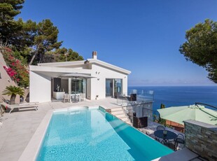 Prestigiosa villa di 288 mq in vendita, Andora, Italia