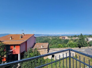 Quadrilocale abitabile in zona Grotte Santo Stefano a Viterbo