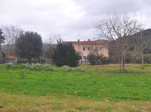 Rustico casale in Strada Provinciale Dei Quattro Comuni in zona Castello di Querceto a Montecatini Val di Cecina