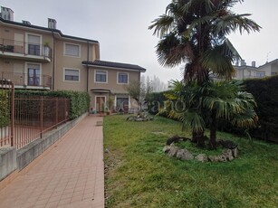 Villa a Montanaso Lombardo in via dei Glicini - MONTANASO LOMBARDO