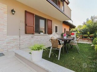 VILLA A SCHIERA A PREVALLE