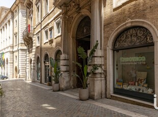 Palazzo in vendita a Ancona
