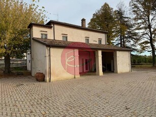 Villa in Vendita a Cesena Macerone