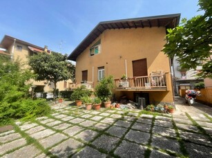 Villa in vendita a Cologno Monzese