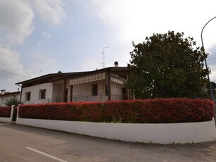 Villa in vendita a Cordenons
