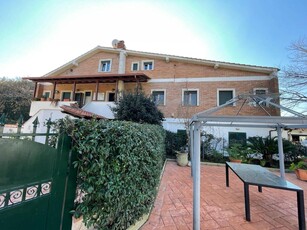 Villa in vendita a Pomezia