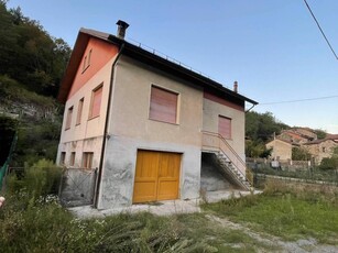 Villa in vendita a San Sebastiano Curone