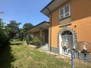 Villa in vendita a Santa Giuletta