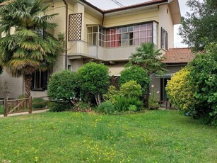 Villa in vendita a Vedano Olona