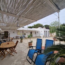 Villa 'La Pineta' con giardino condiviso e Wi-Fi