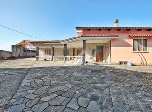 VILLA SINGOLA A BORGO D'ALE