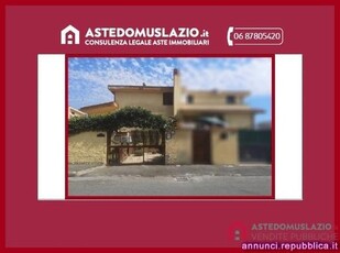 Villino quadrifamiliare all'asta sito a Ladispoli,