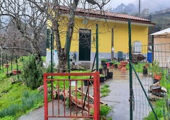 Casa singola ristrutturata in zona Tivegna a Follo